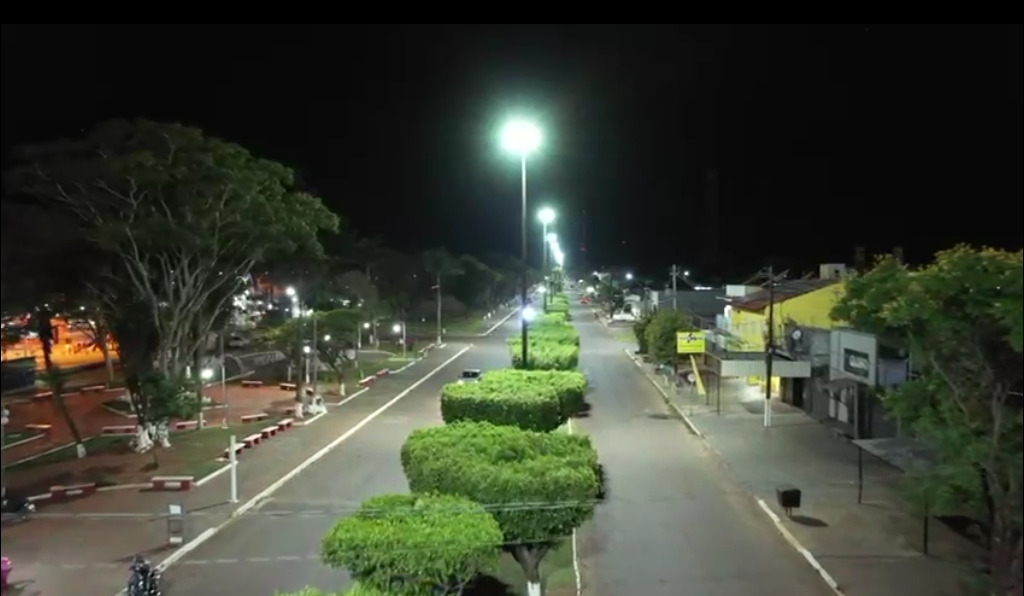 Ilumina&ccedil;&atilde;o p&uacute;blica de qualidade transforma Coronel Sapucaia e refor&ccedil;a compromisso da atual gest&atilde;o.