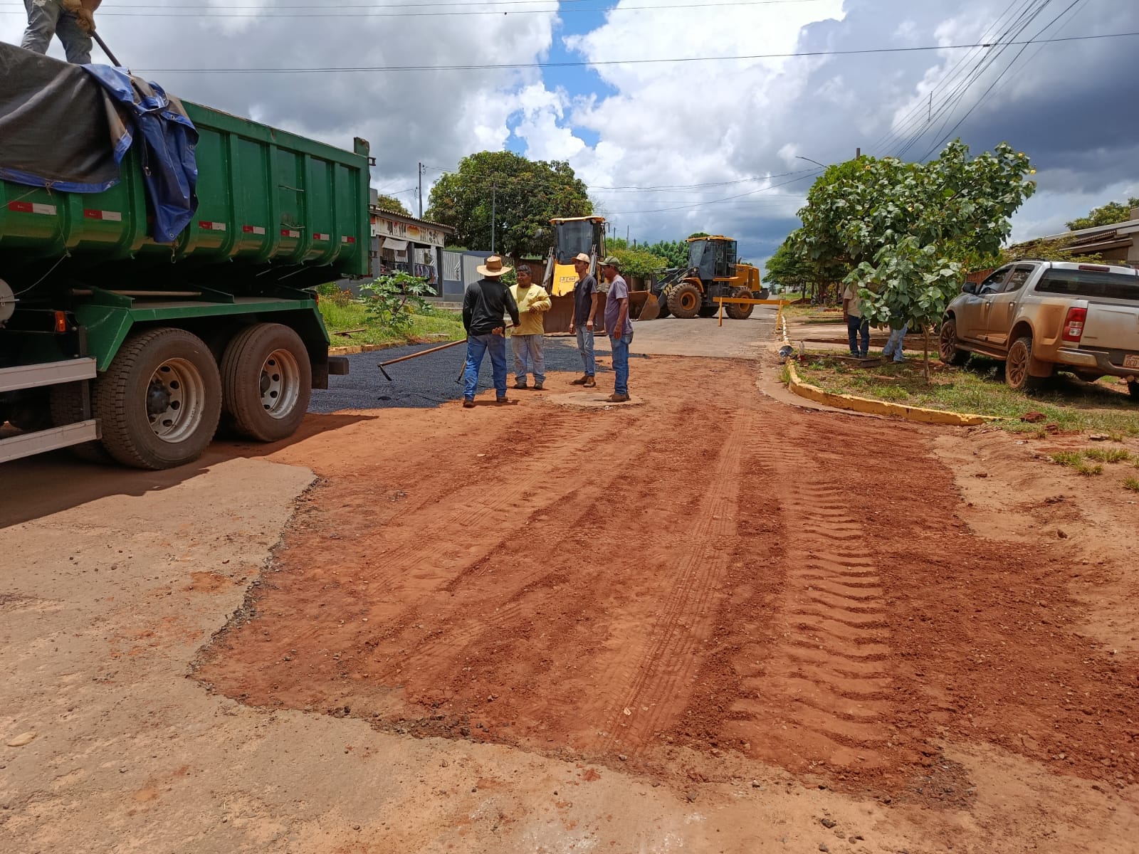 Trabalho de tapa-buracos segue em ritmo intenso em Coronel Sapucaia