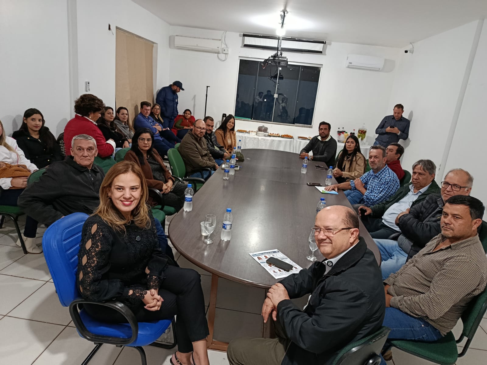 Prefeita Ni&aacute;gara Kraievski anuncia conquista de tr&ecirc;s tratores para fortalecer a agricultura familiar em Coronel Sapucaia.